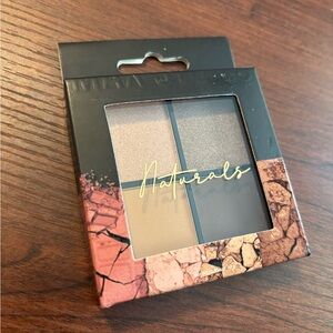 Max Studio Naturals Eyeshadow Palette